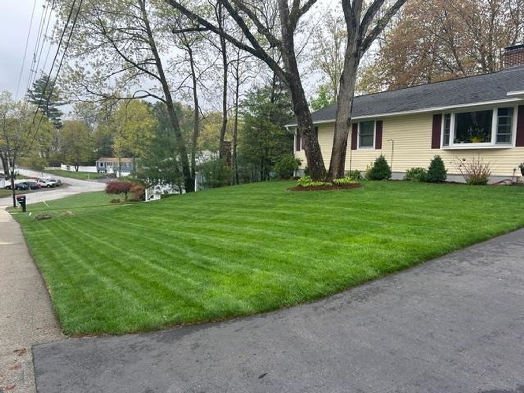 Photo of 9 Rugby Road, Nashua, NH 03063 (MLS # 5079839)