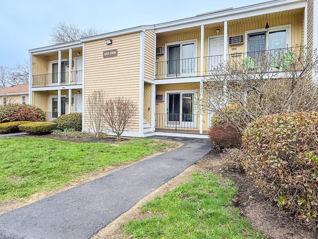 Photo of 1005 Cocheco Court, Dover, NH 03820 (MLS # 5084744)