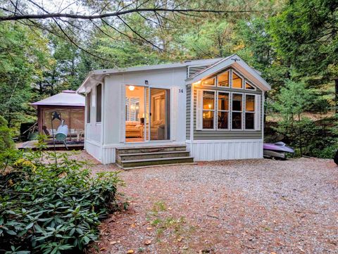 14 Overlook Road Holderness NH 03245