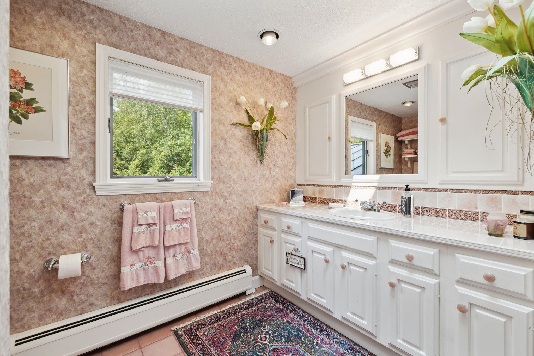 Enfield, New Hampshire 03748, United States, 4 Bedrooms Bedrooms, ,3 BathroomsBathrooms,Residential,Active,147277