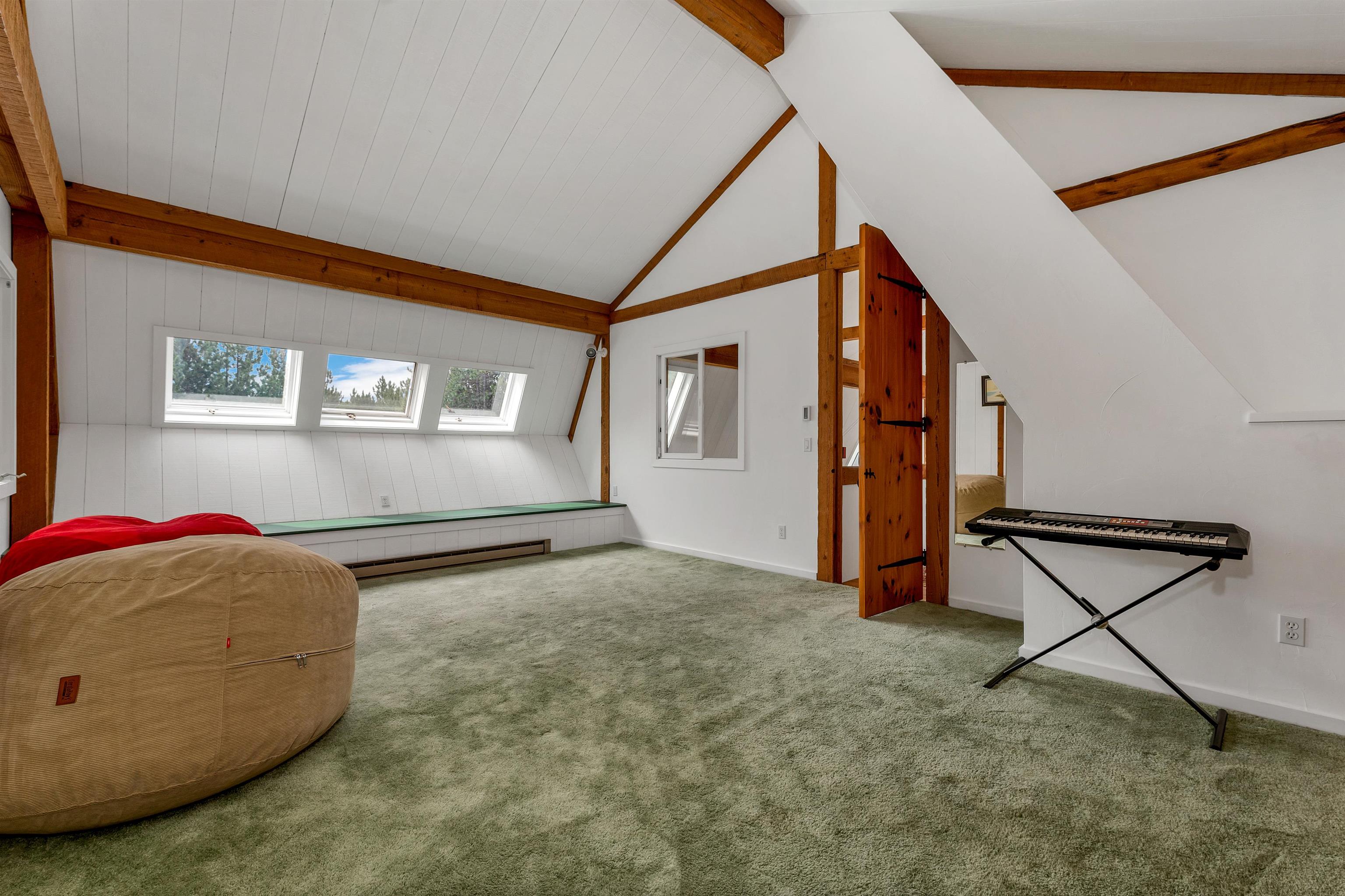 Grantham, New Hampshire 03753, United States, 3 Bedrooms Bedrooms, ,3 BathroomsBathrooms,Residential,Active,192029