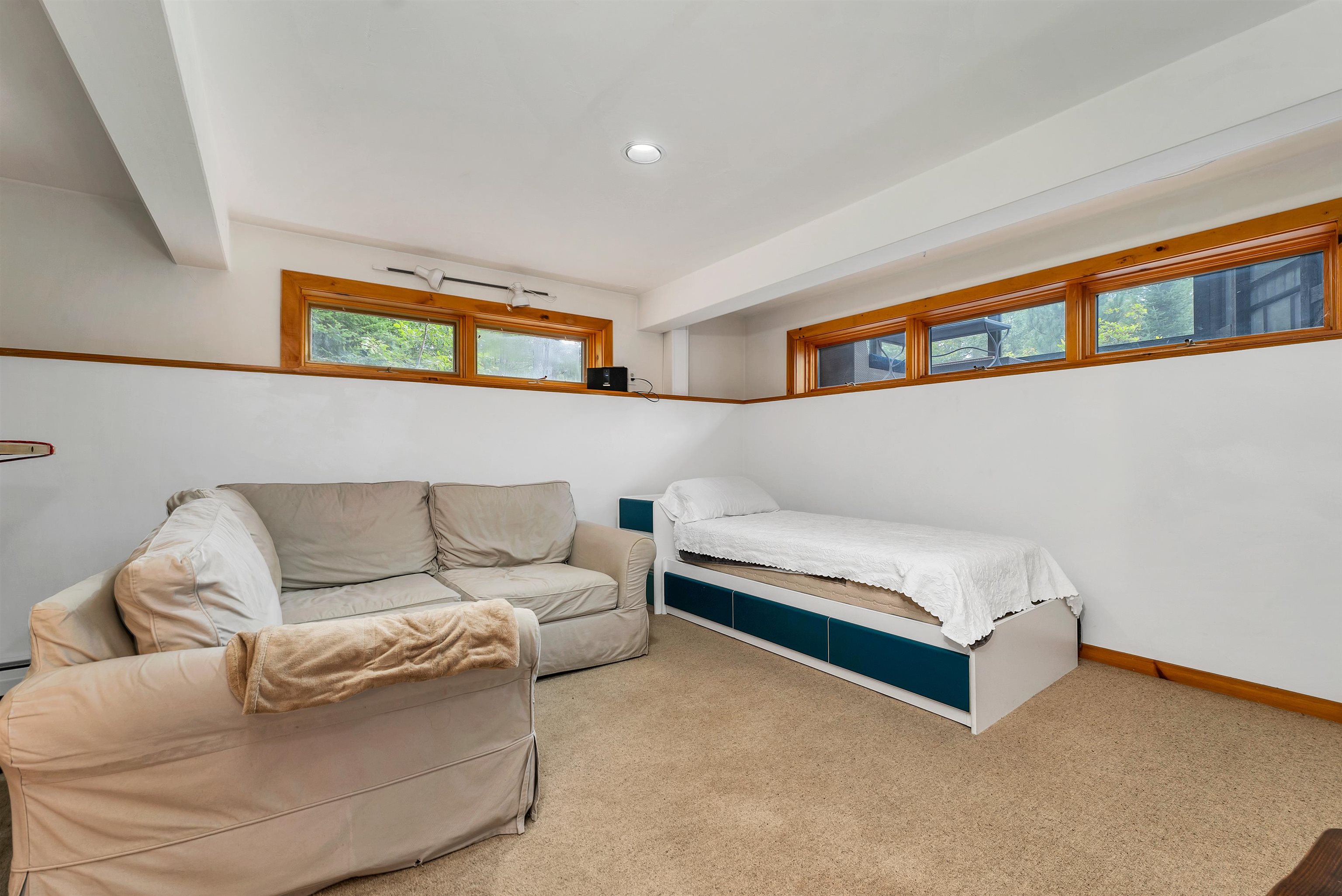 Grantham, New Hampshire 03753, United States, 3 Bedrooms Bedrooms, ,3 BathroomsBathrooms,Residential,Active,192029