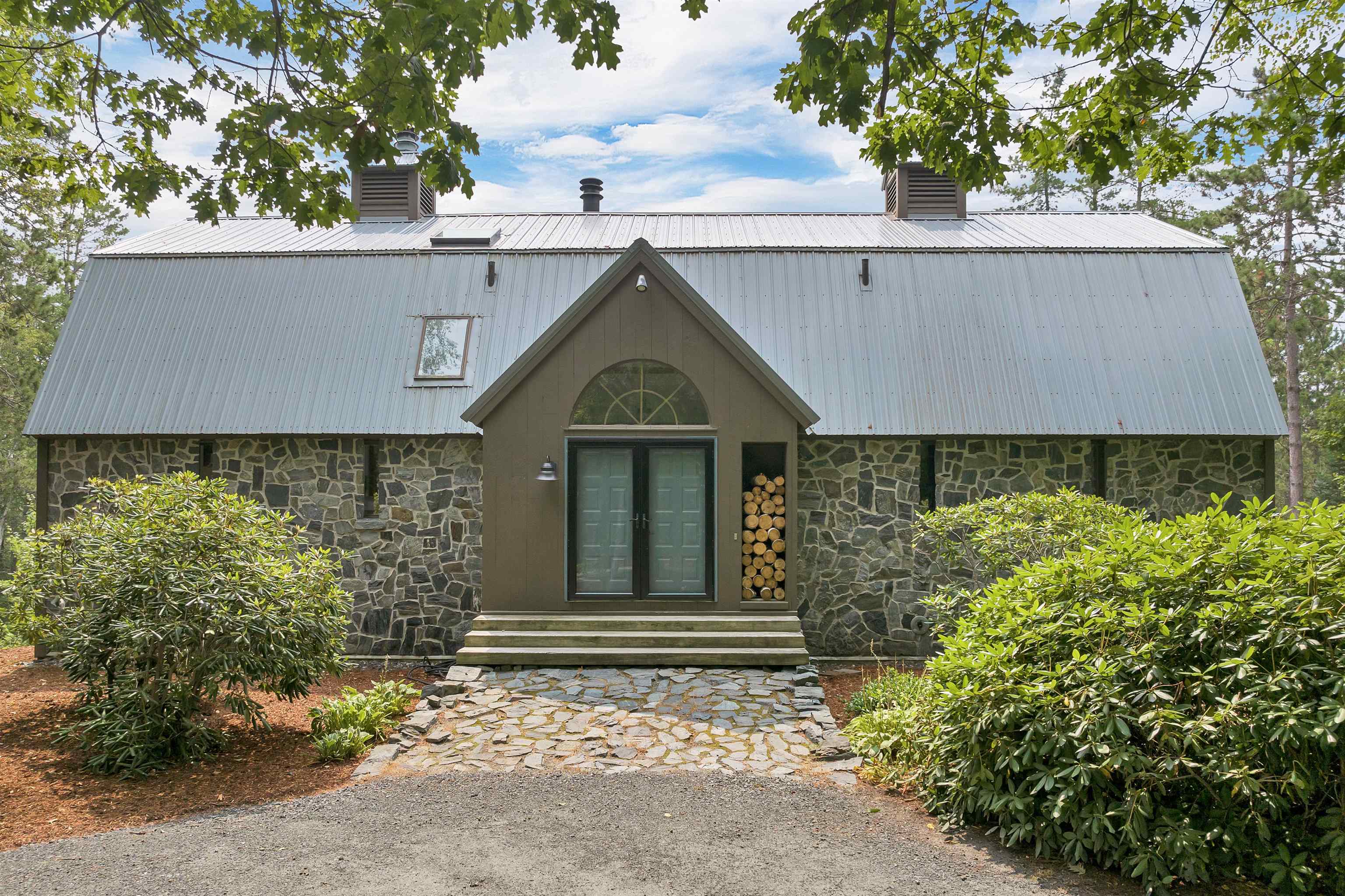 Grantham, New Hampshire 03753, United States, 3 Bedrooms Bedrooms, ,3 BathroomsBathrooms,Residential,Active,192029