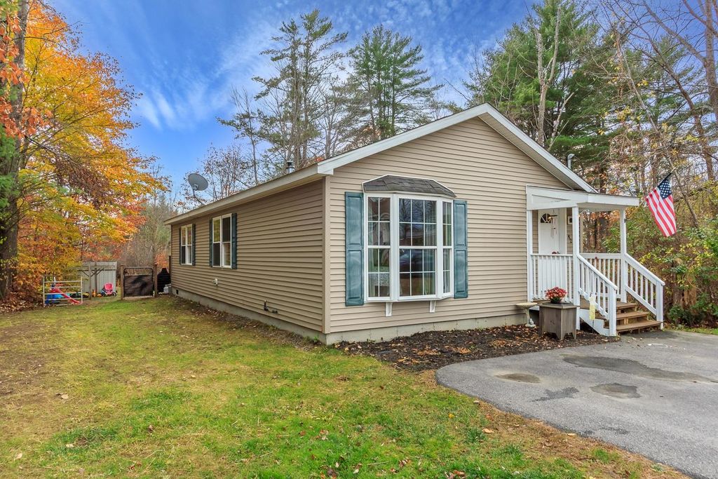 Photo of 42 Woodrow Avenue, Franklin, NH 03235 (MLS # 5068797)