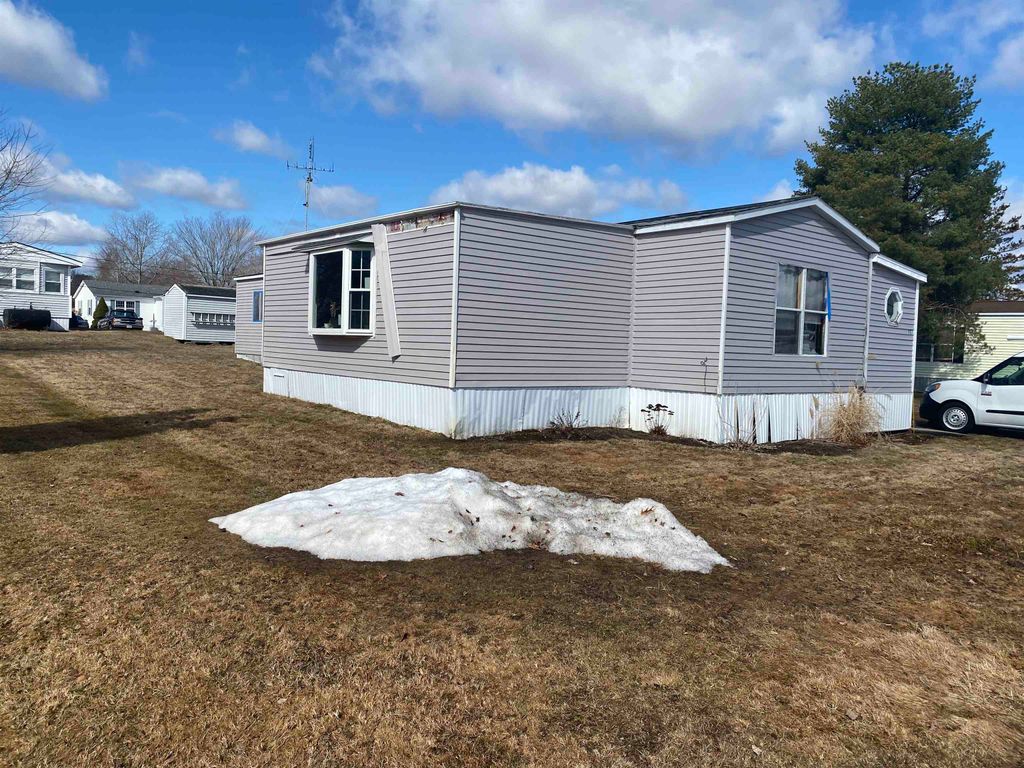 Photo of 117 Whippooorwill Street, Seabrook, NH 03874 (MLS # 5080351)