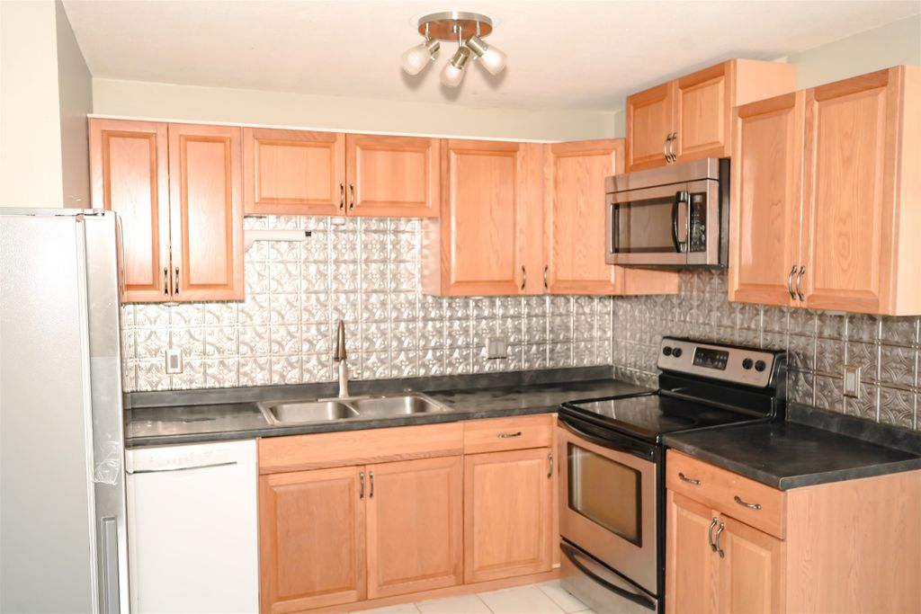 Photo of 139 Main Street #4, Laconia, NH 03246 (MLS # 5074883)