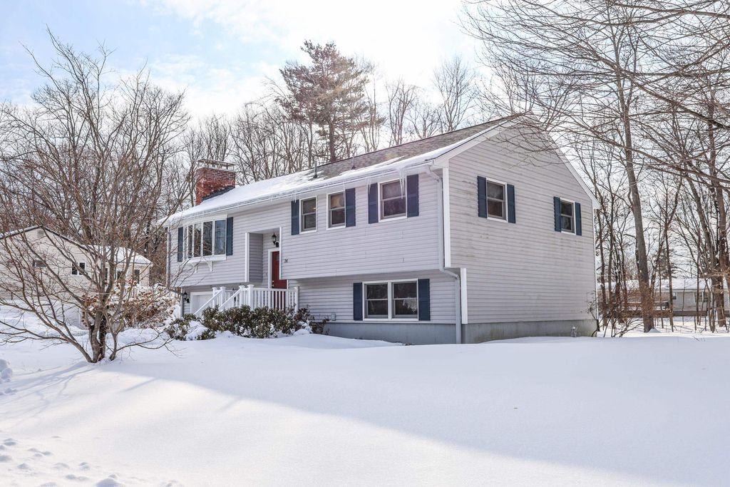 Photo of 14 Loren Road, Salem, NH 03079 (MLS # 5077916)