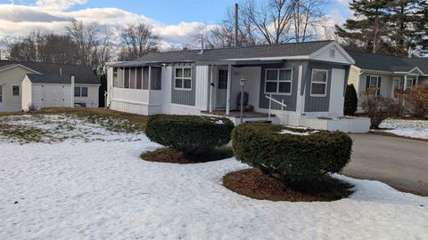 27 pinewood Trail Concord NH 03301