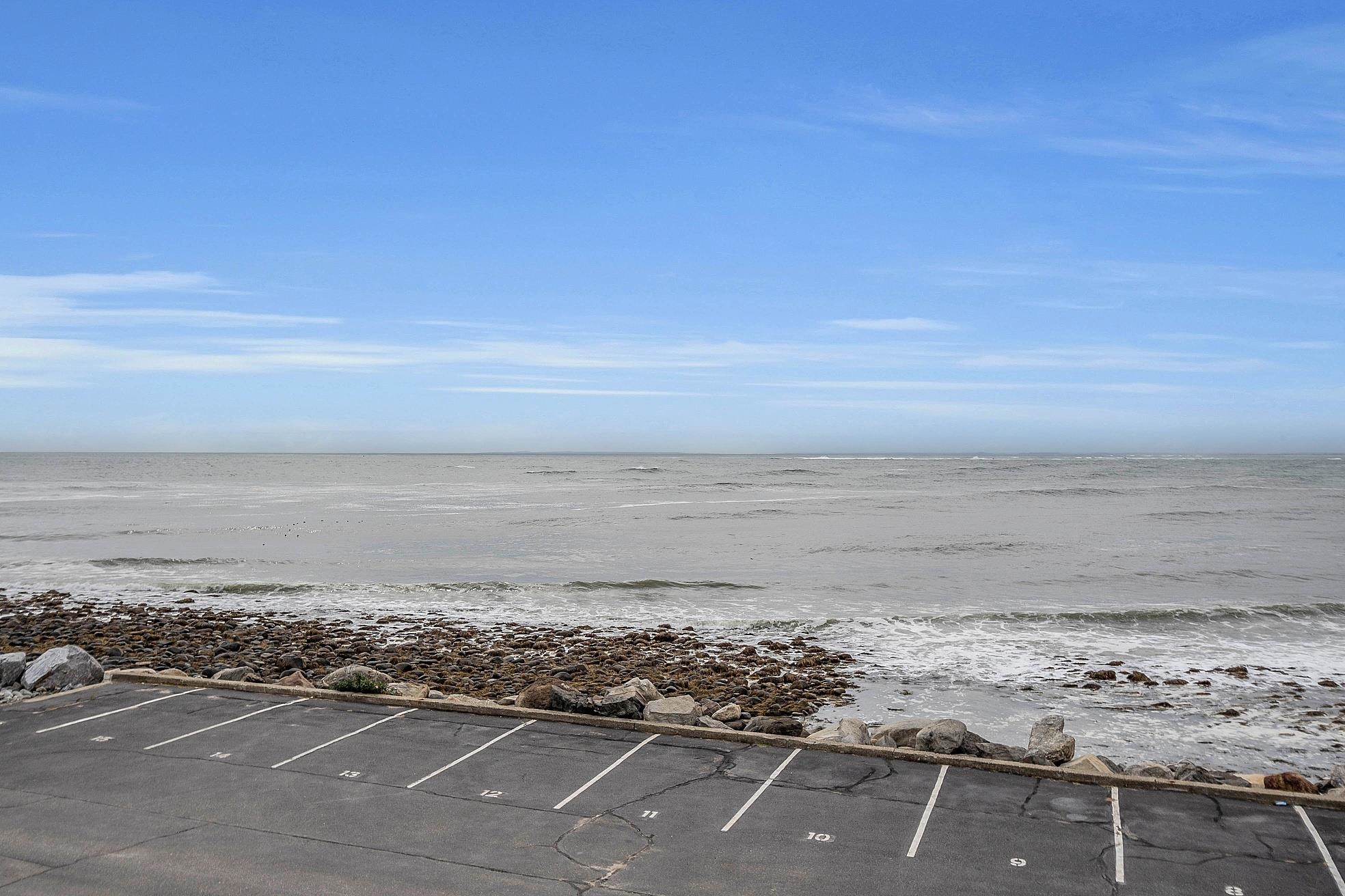 Hampton, New Hampshire 03842, United States, 2 Bedrooms Bedrooms, ,1 BathroomBathrooms,Residential,Active,42194