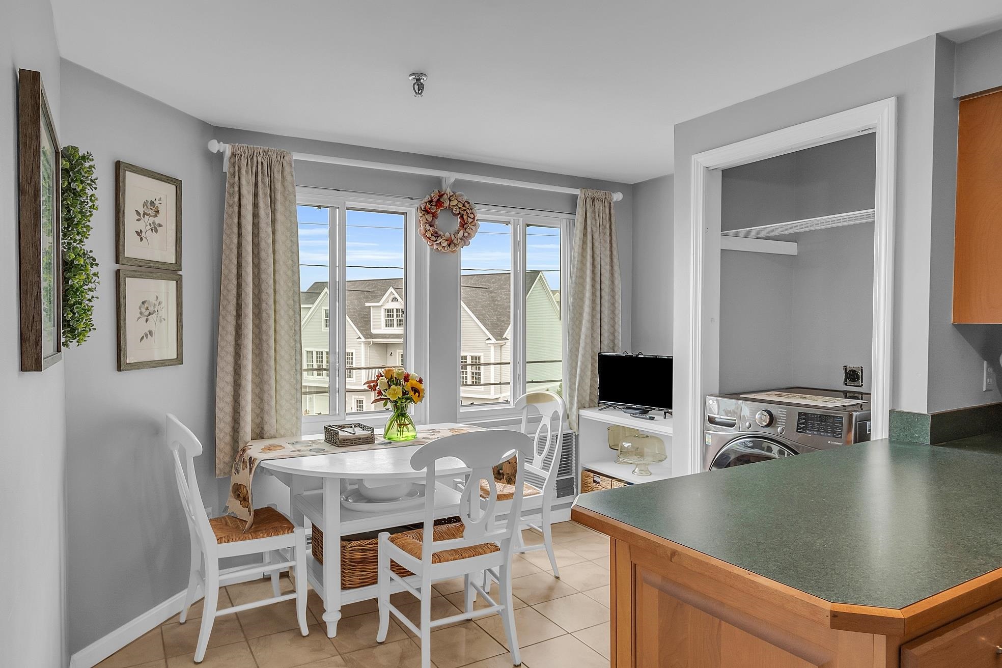 Hampton, New Hampshire 03842, United States, 2 Bedrooms Bedrooms, ,1 BathroomBathrooms,Residential,Active,42194