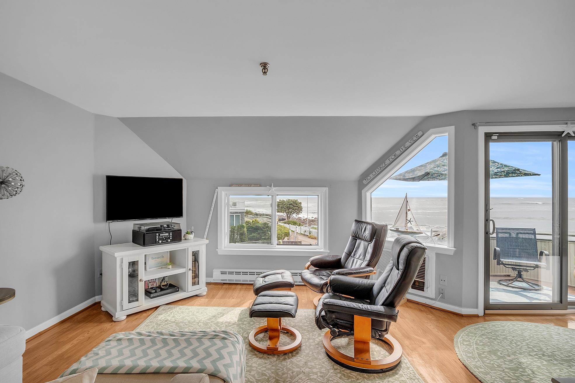 Hampton, New Hampshire 03842, United States, 2 Bedrooms Bedrooms, ,1 BathroomBathrooms,Residential,Active,42194