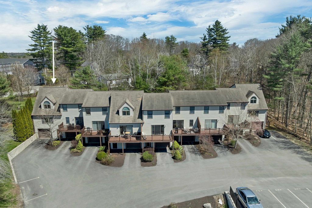Photo of 422 Ledgeview Drive, Rochester, NH 03867 (MLS # 5086734)