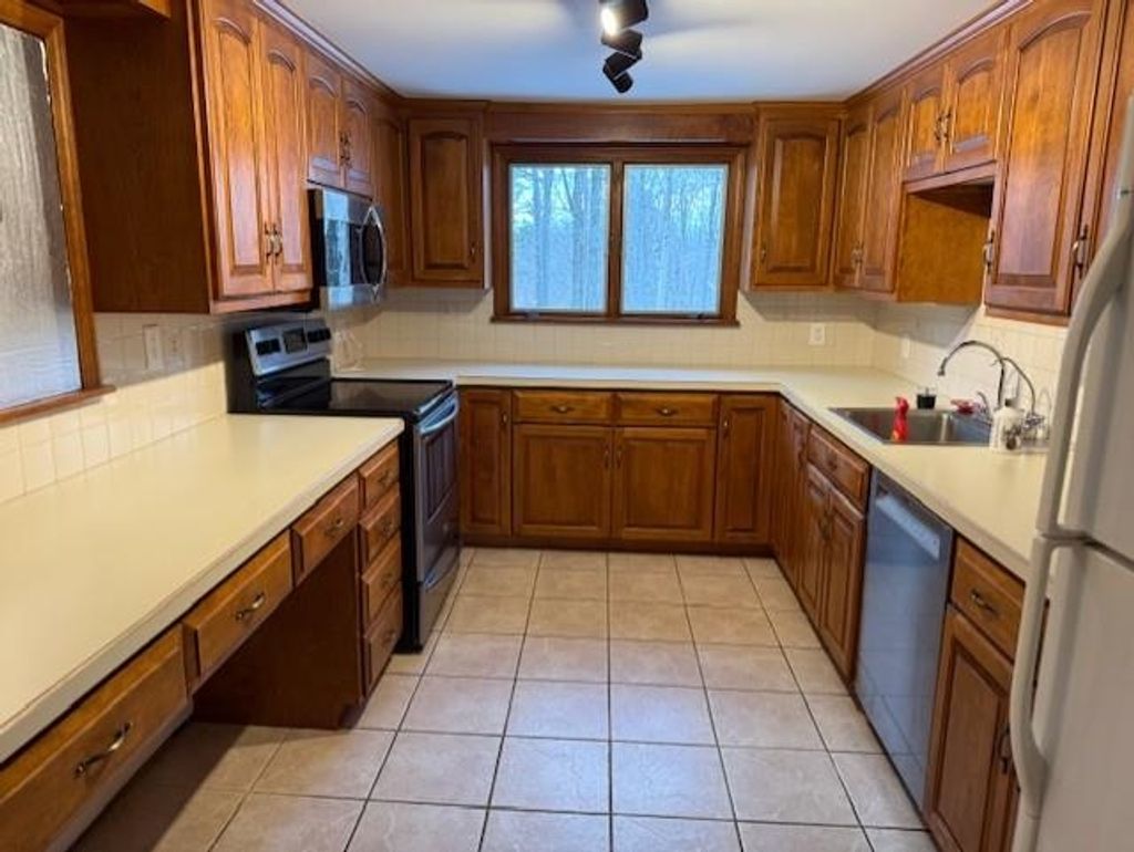 Photo of 326 Old Main Street, New London, NH 03257 (MLS # 5081002)