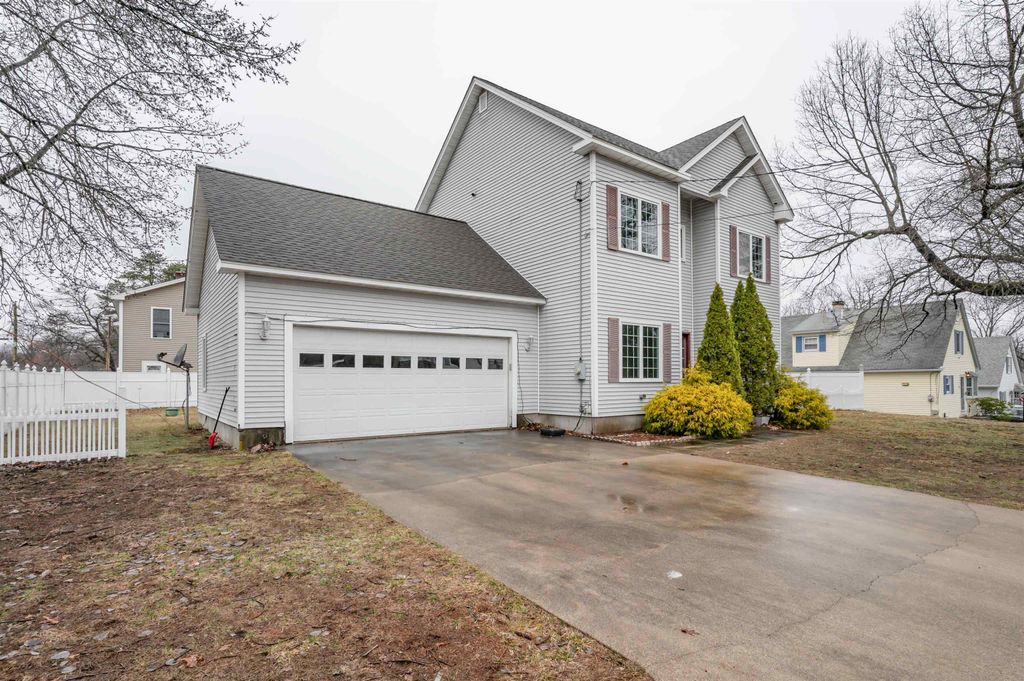 Photo of 69 Patterson Street, Manchester, NH 03102 (MLS # 5082353)