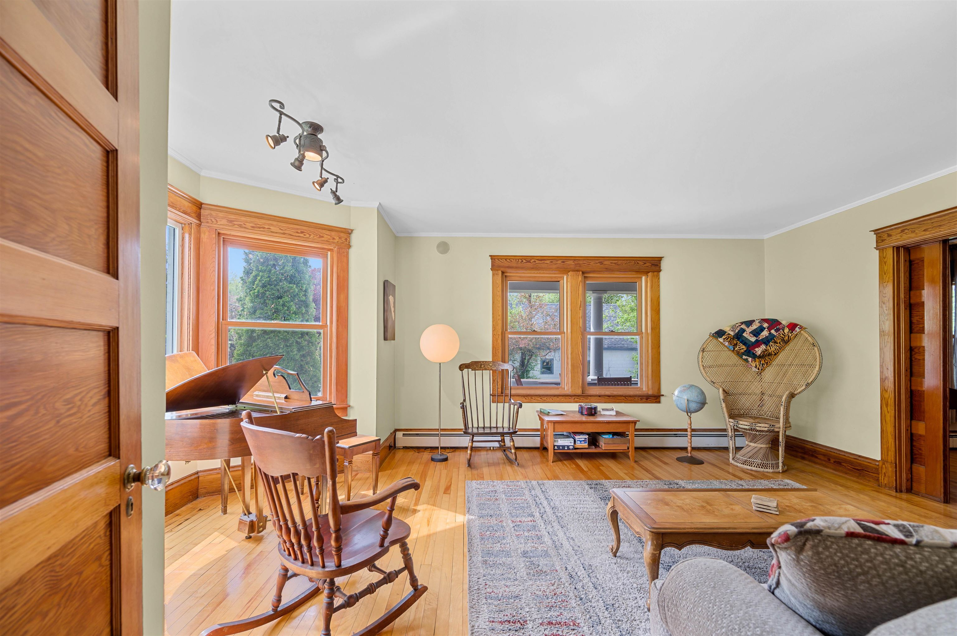 81 Davis Avenue