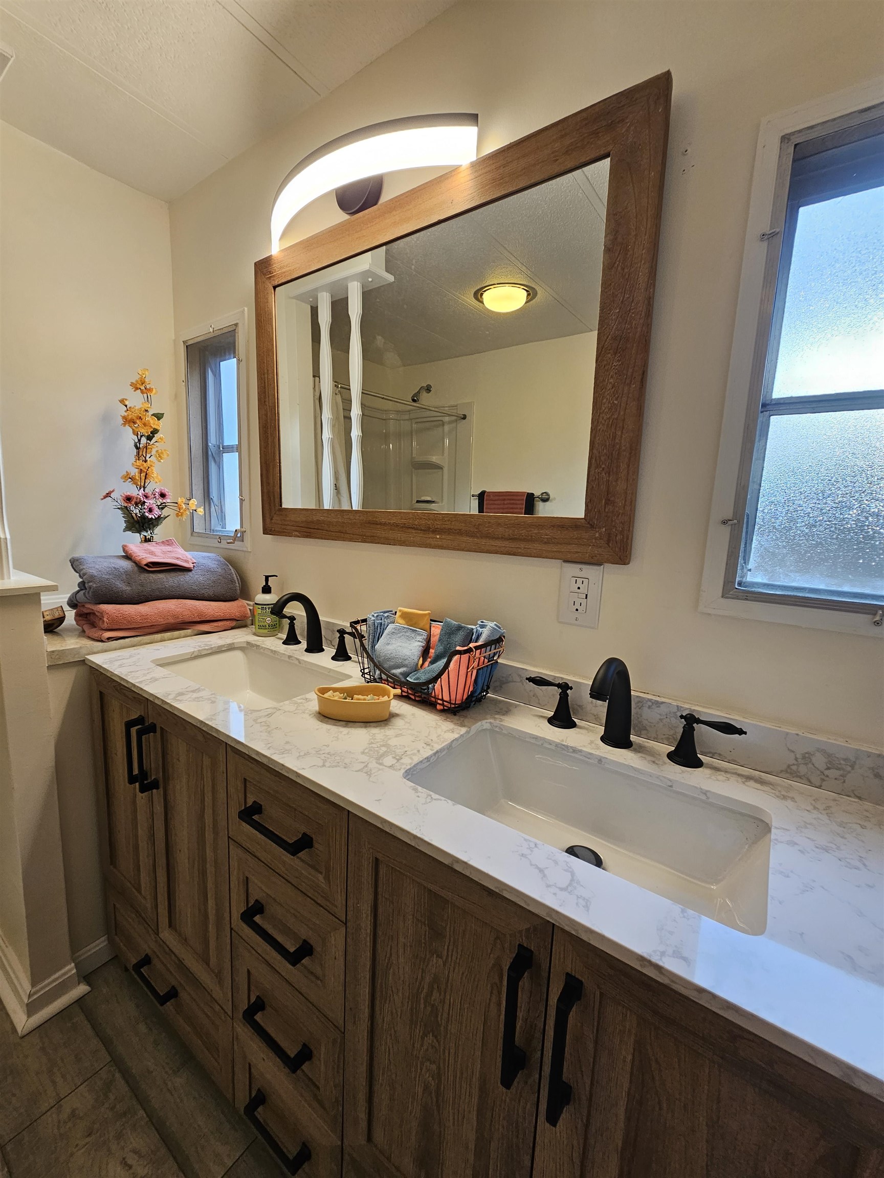 Barnstead, New Hampshire 03225, United States, 2 Bedrooms Bedrooms, ,1 BathroomBathrooms,Residential,Active,241745