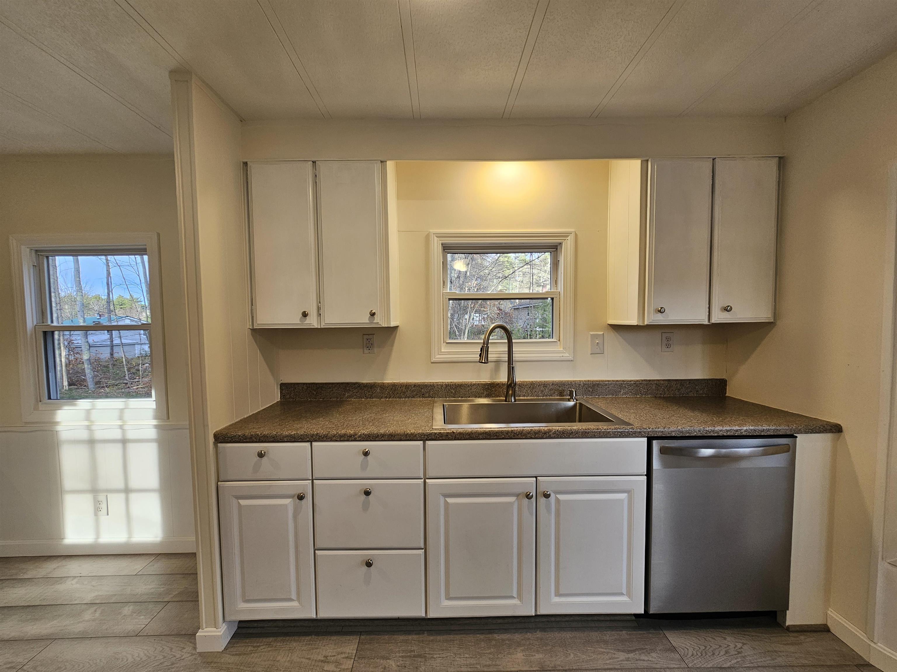 Barnstead, New Hampshire 03225, United States, 2 Bedrooms Bedrooms, ,1 BathroomBathrooms,Residential,Active,241745