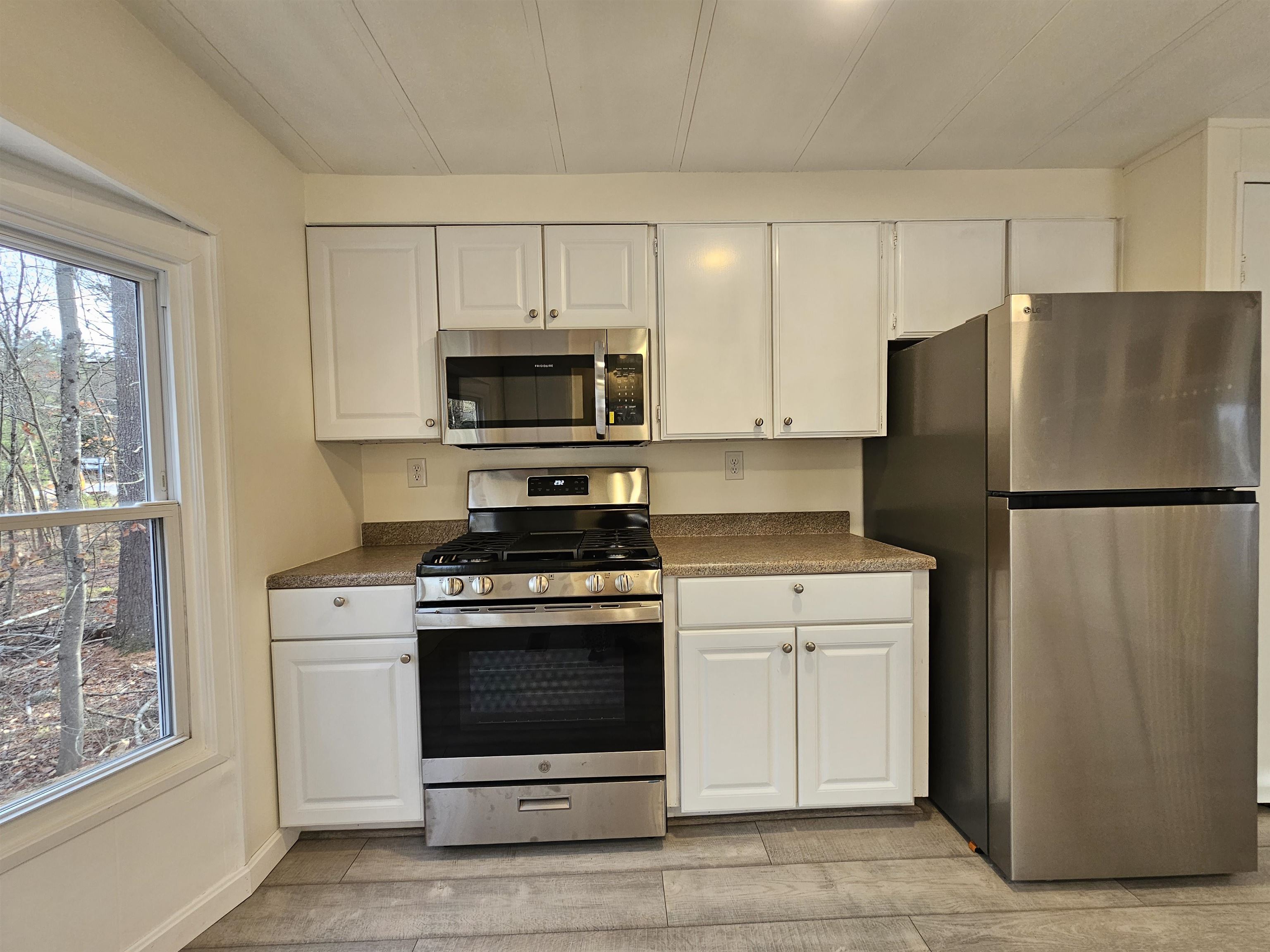 Barnstead, New Hampshire 03225, United States, 2 Bedrooms Bedrooms, ,1 BathroomBathrooms,Residential,Active,241745