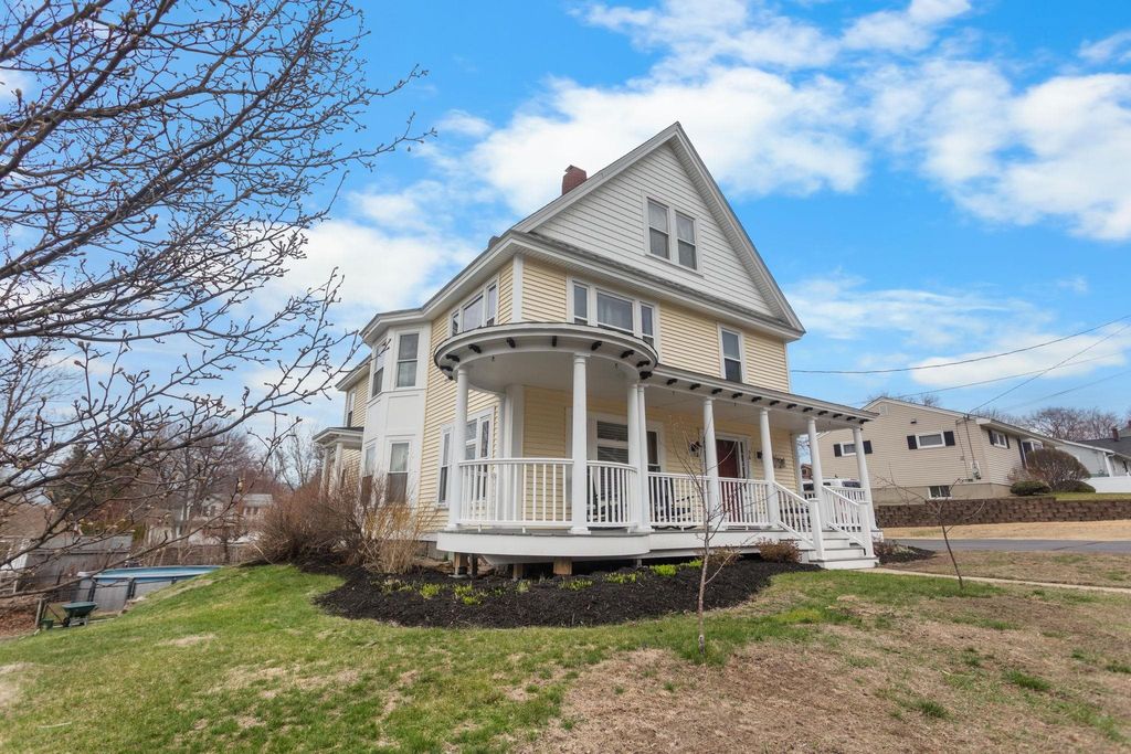 Photo of 66 Gold Street, Manchester, NH 03103 (MLS # 5082397)