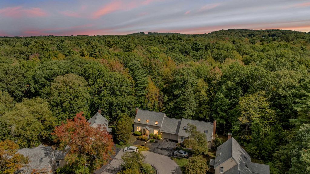 Photo of 40 Stratham Green, Stratham, NH 03885 (MLS # 5063872)