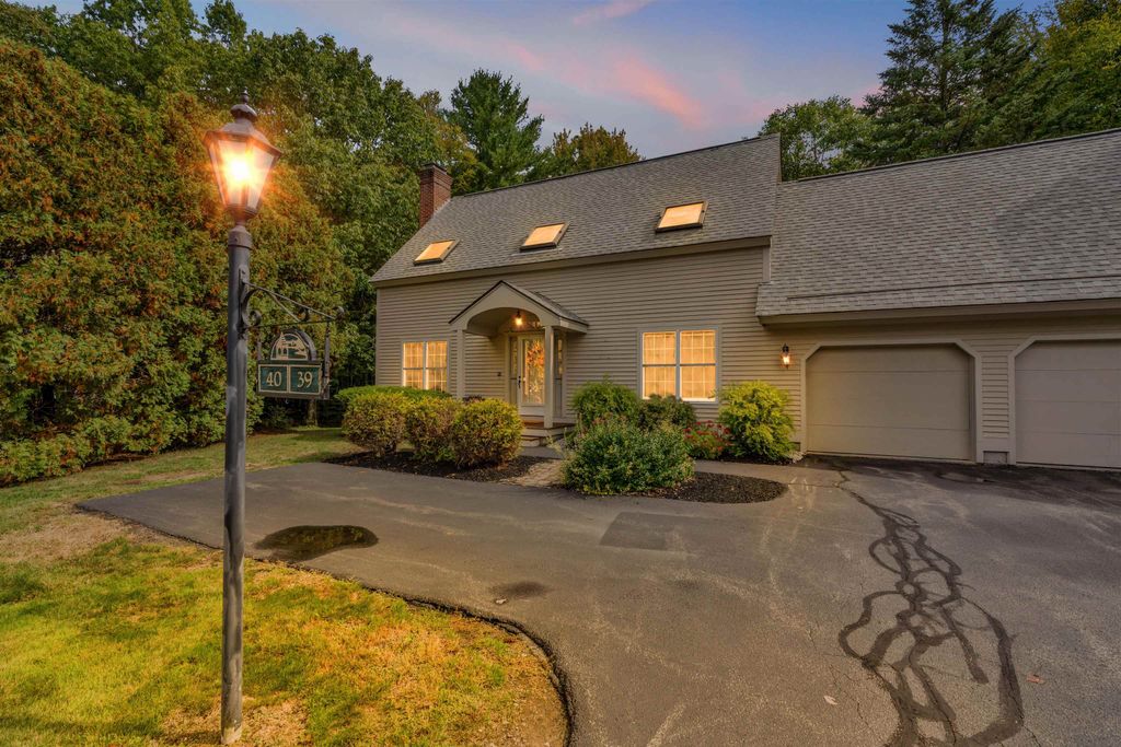 Photo of 40 Stratham Green, Stratham, NH 03885 (MLS # 5063872)
