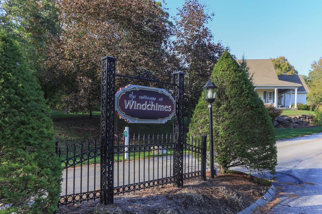 Photo of 5 Holly Circle, Bow, NH 03304 (MLS # 5065280)