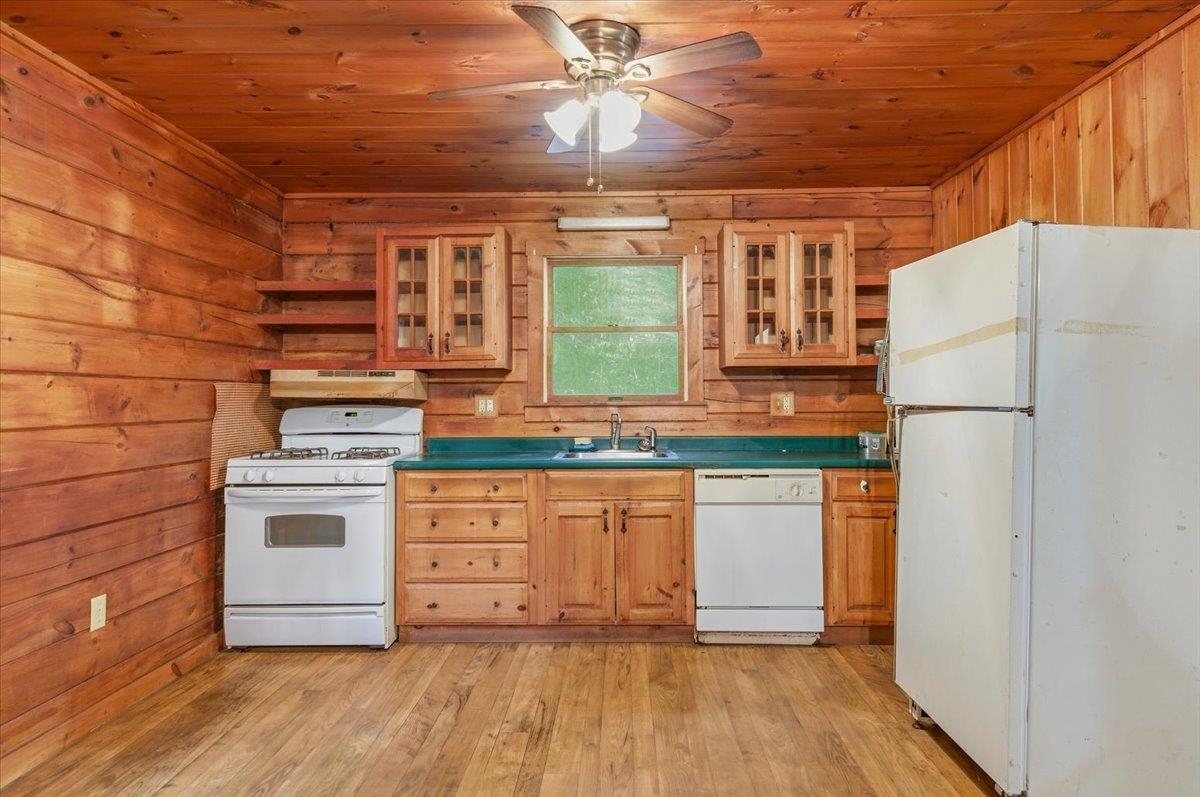 2352 Minard Hill Road