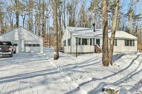 Photo of 5 Woodcrest Drive, Ossipee, NH 03864 (MLS # 5074884)