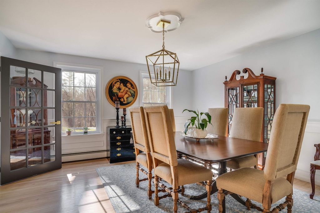 Photo of 8 Stoneybrook Lane, Salem, NH 03079 (MLS # 5034639)