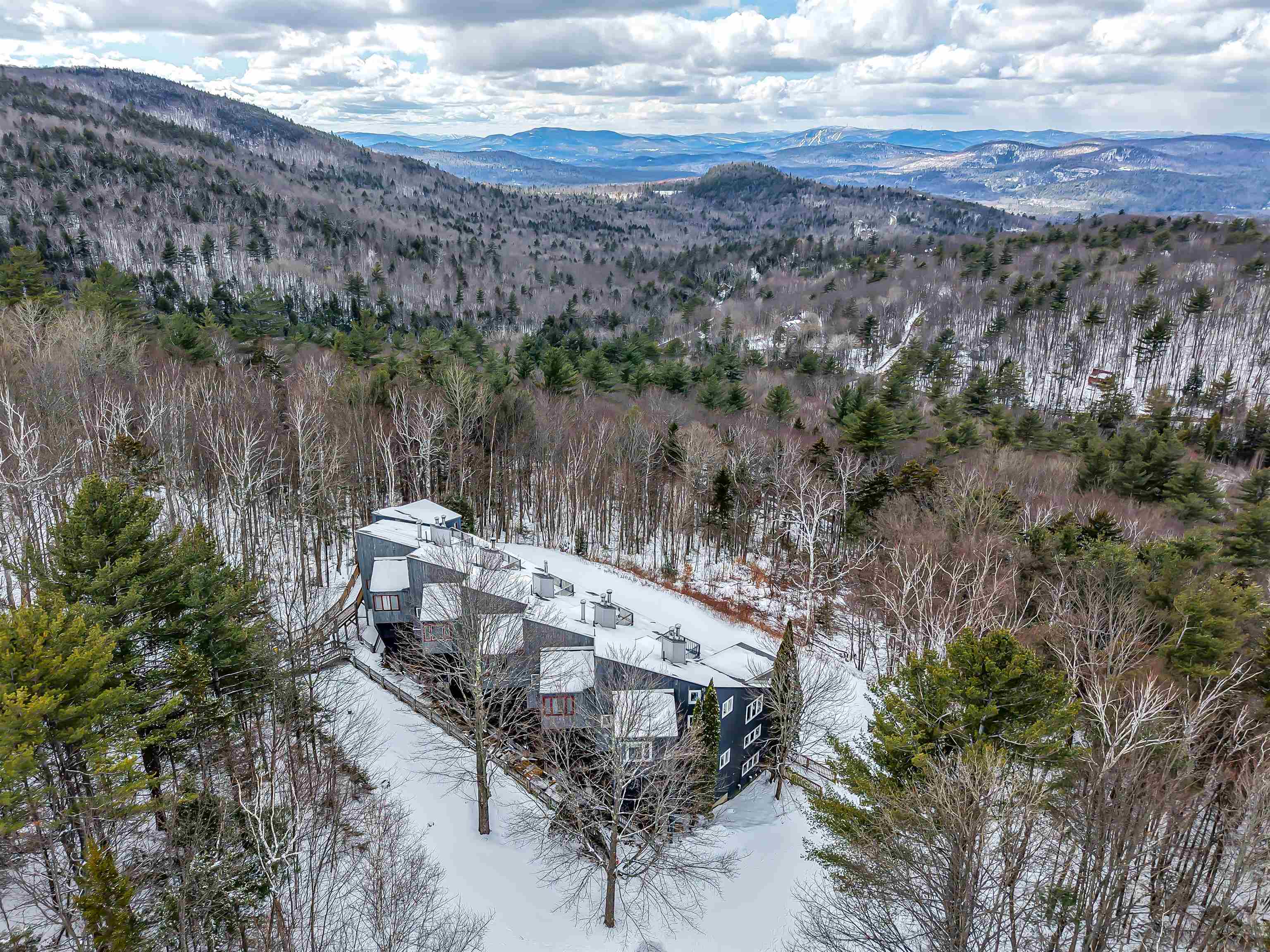 34 Weetamoo Trail 16