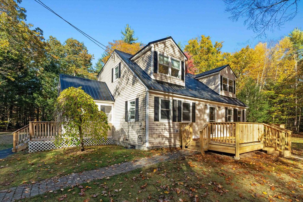 Photo of 19 Smoke Street, Nottingham, NH 03290 (MLS # 5066772)