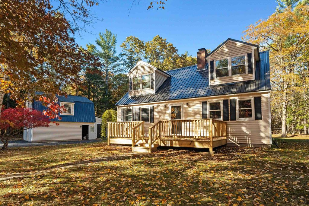 Photo of 19 Smoke Street, Nottingham, NH 03290 (MLS # 5066772)