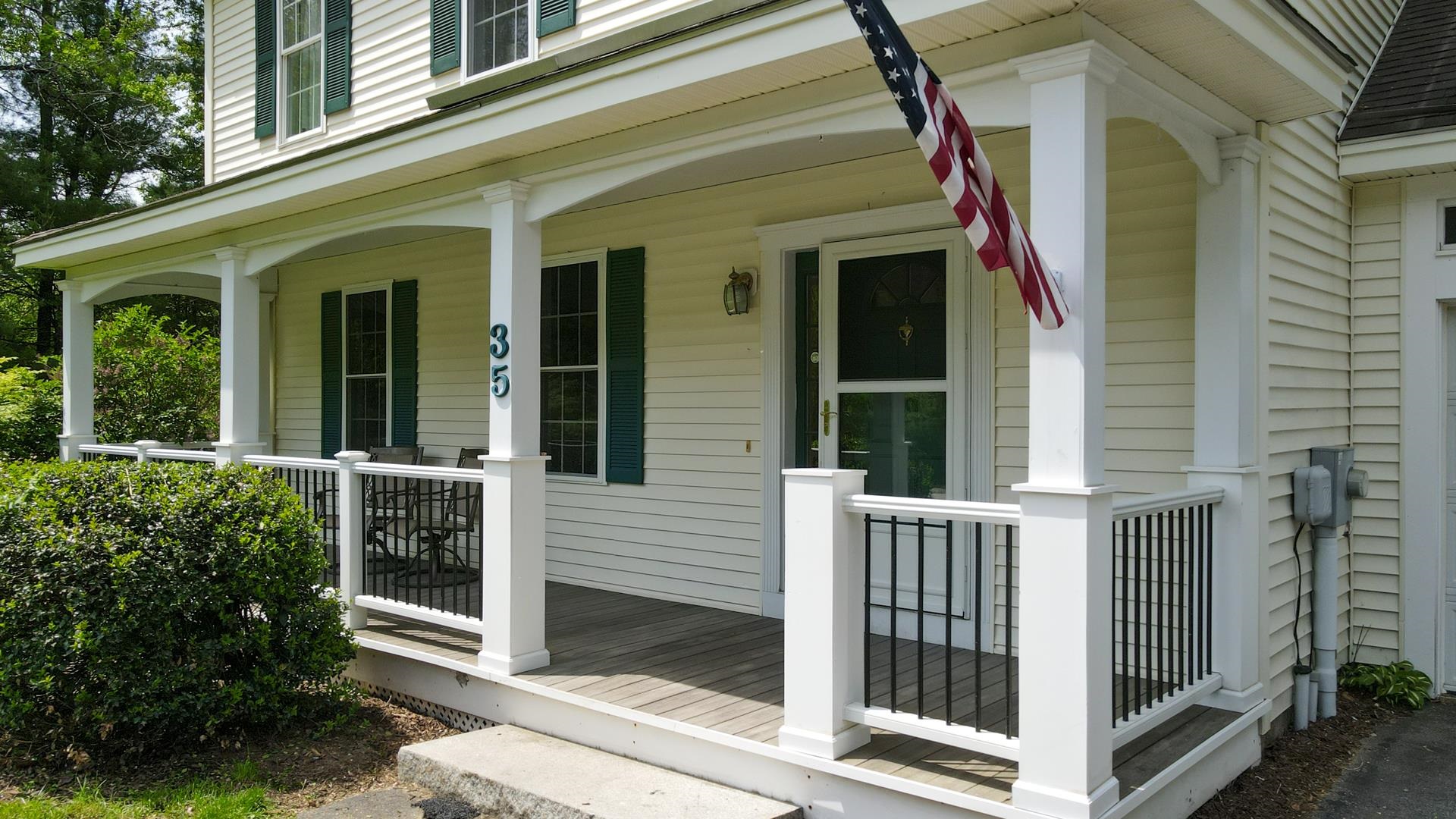 35 Fox Hollow Drive