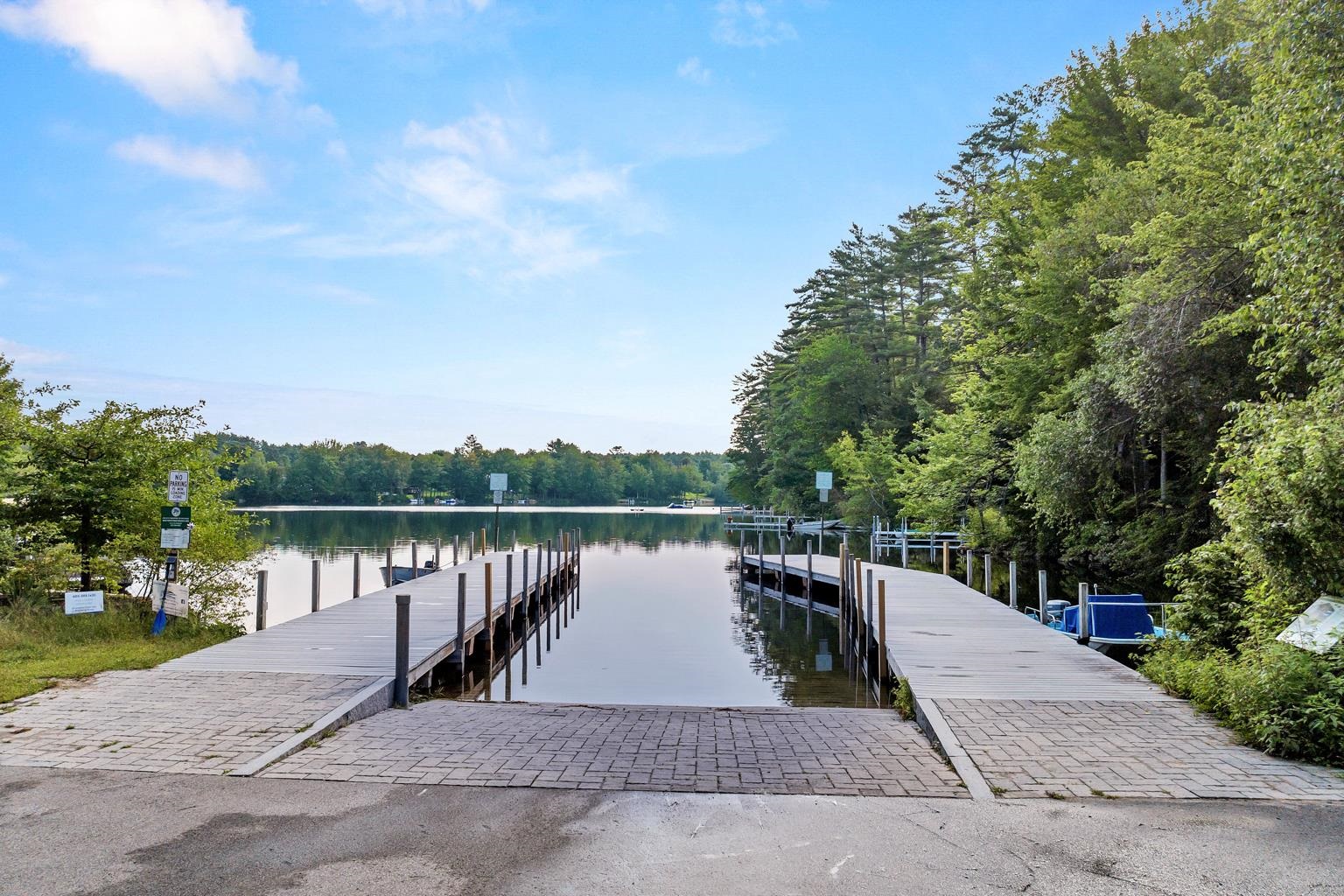 Wolfeboro, New Hampshire 03894, United States, 4 Bedrooms Bedrooms, ,2 BathroomsBathrooms,Residential,Pending,139985