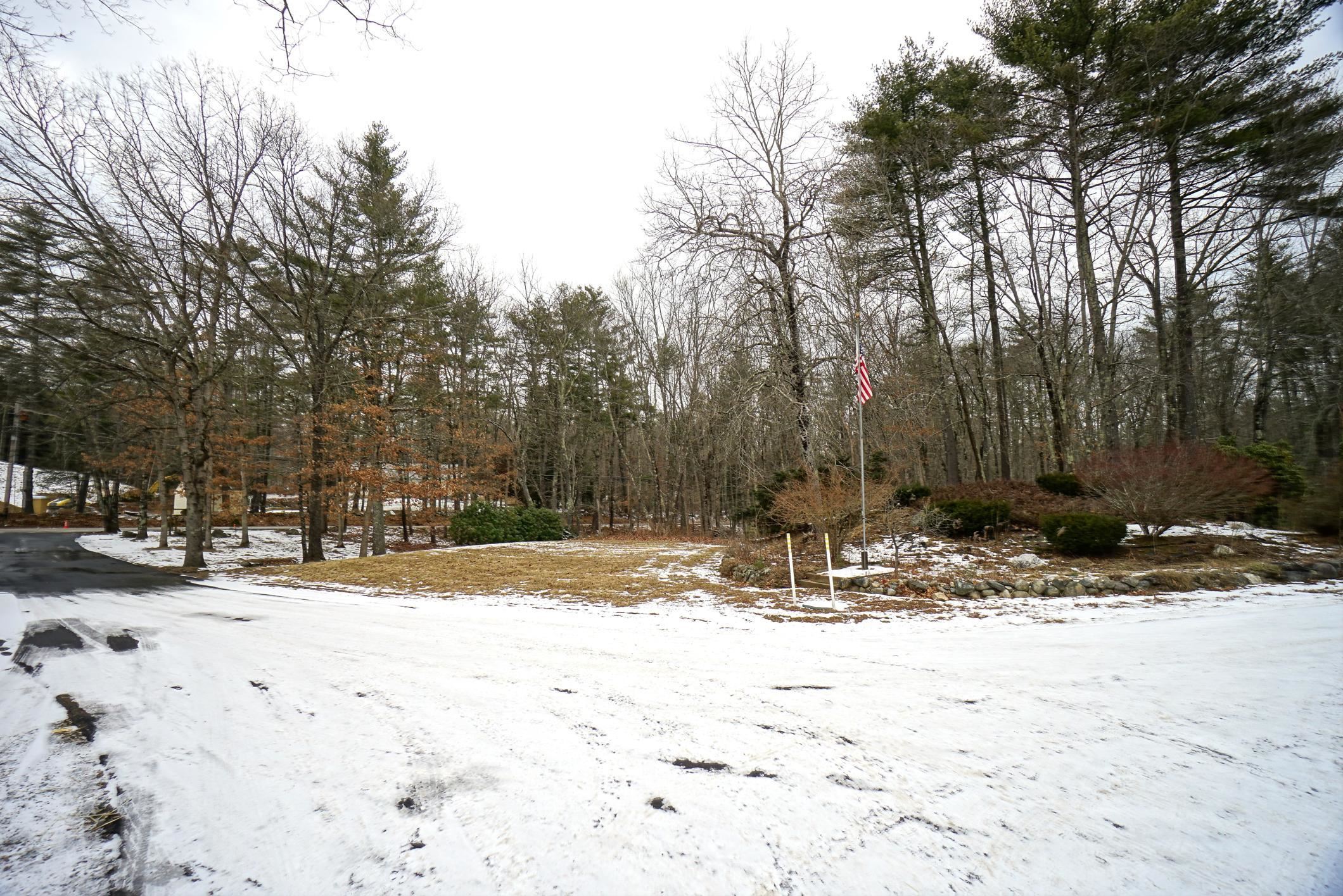 Nottingham, New Hampshire 03290, United States, 3 Bedrooms Bedrooms, ,2 BathroomsBathrooms,Residential,Pending,18508