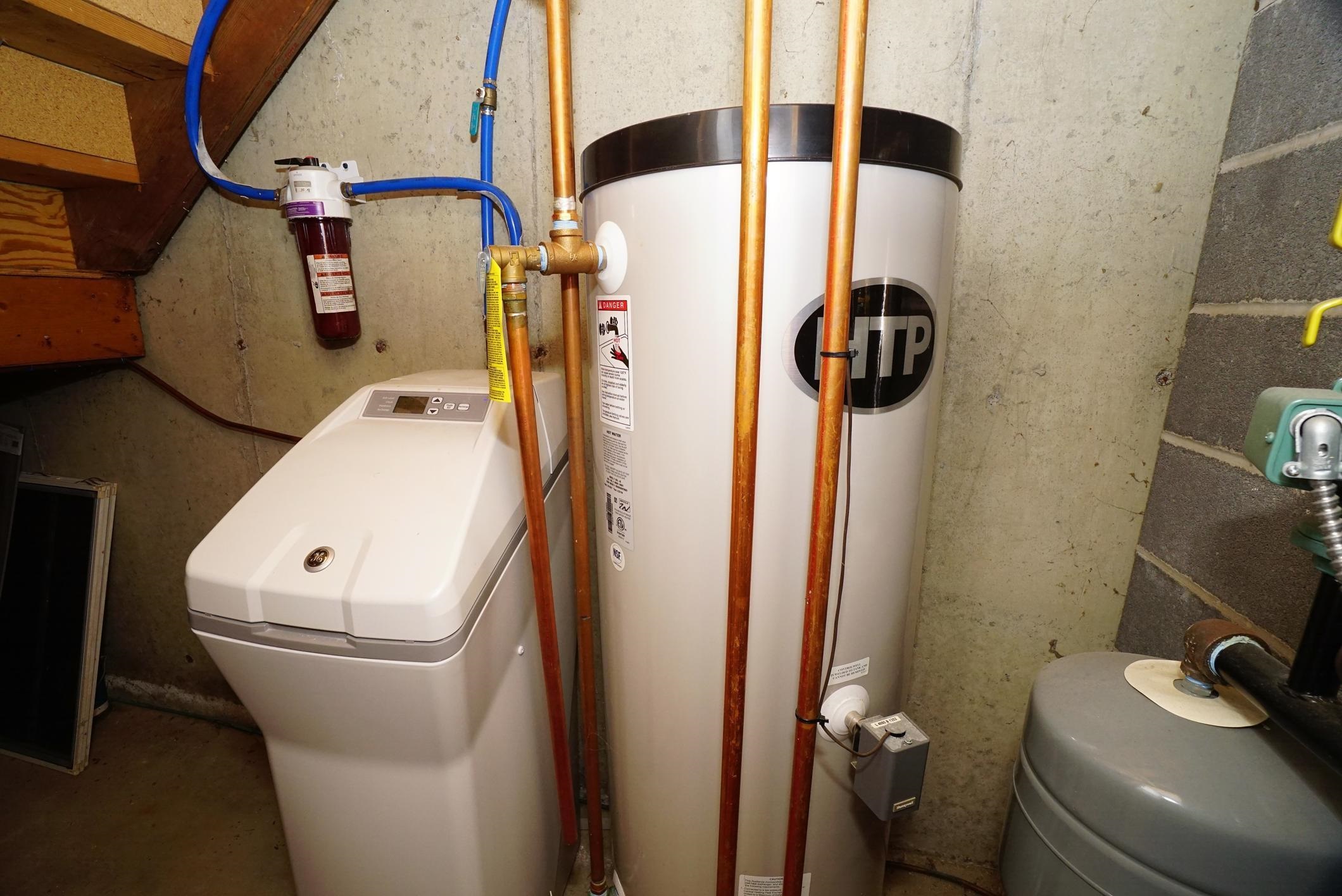 Nottingham, New Hampshire 03290, United States, 3 Bedrooms Bedrooms, ,2 BathroomsBathrooms,Residential,Pending,18508