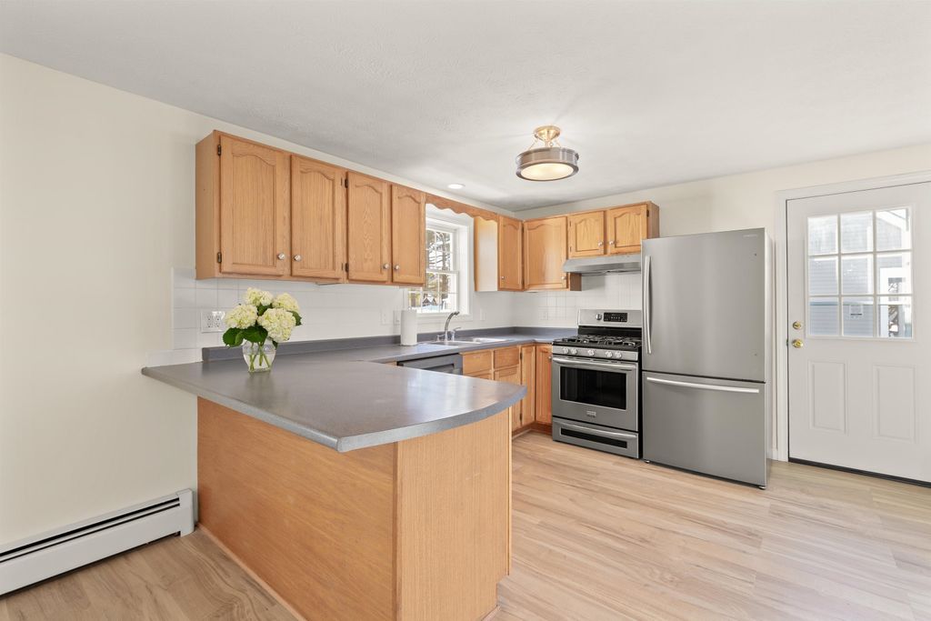 Photo of 720 Brent Street, Manchester, NH 01301 (MLS # 5071651)