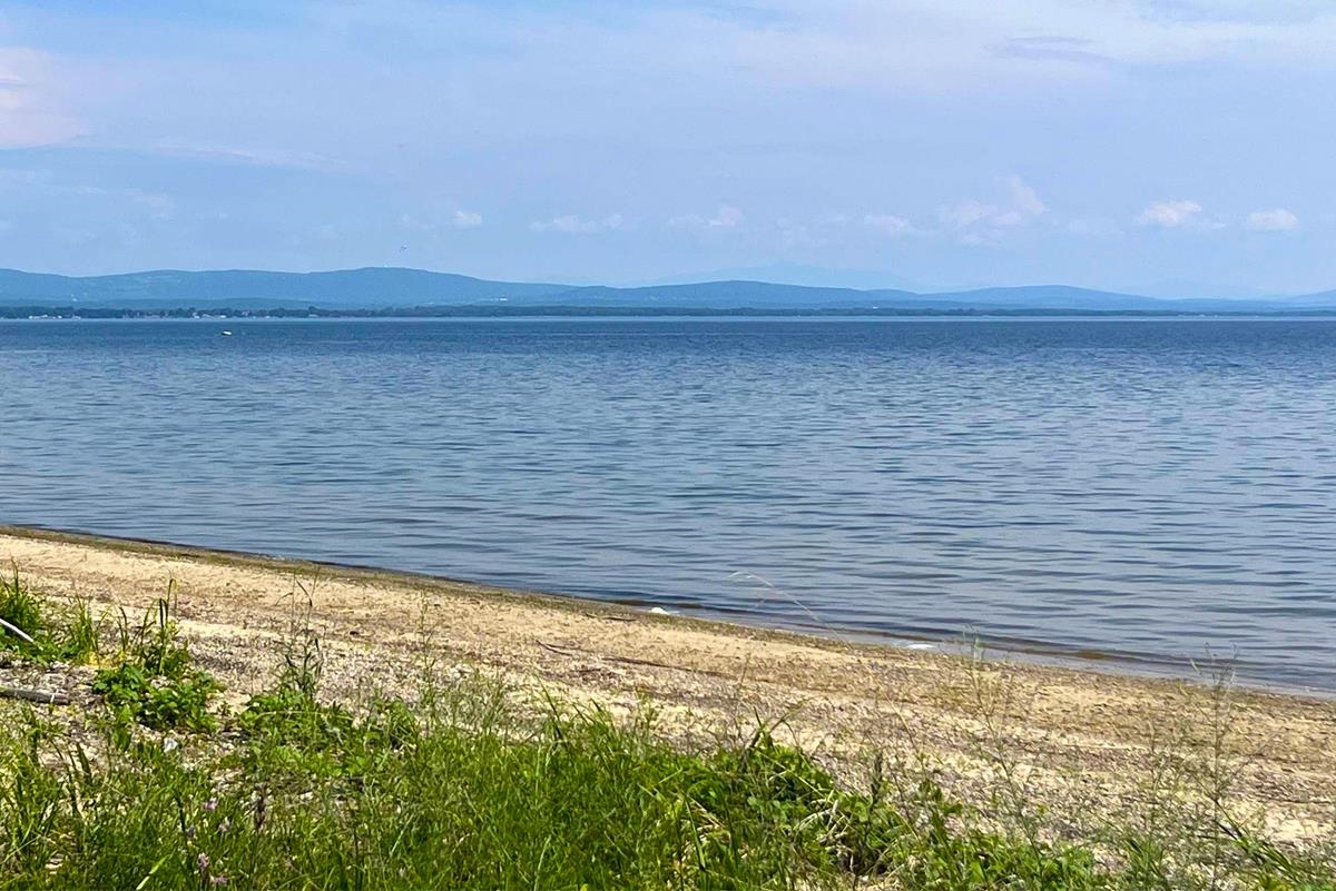 60 Holiday Point Road