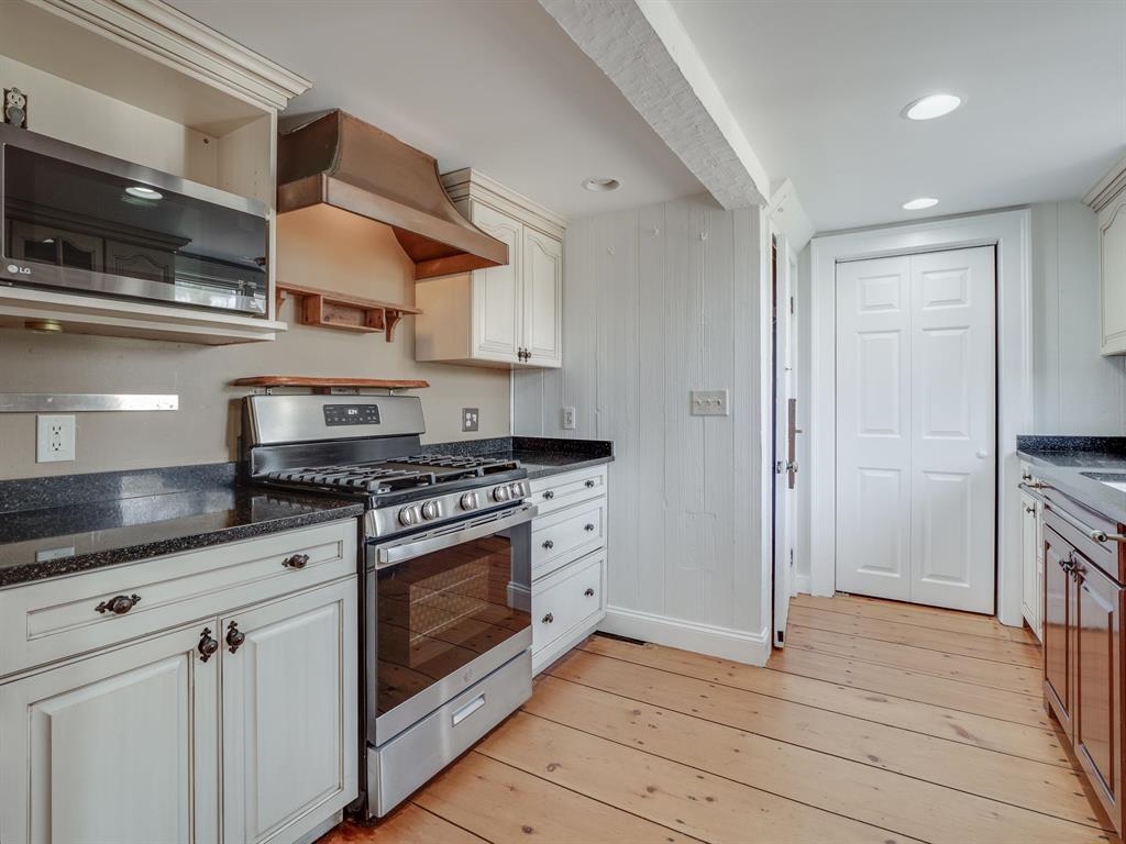 210 Daniel Plummer Road