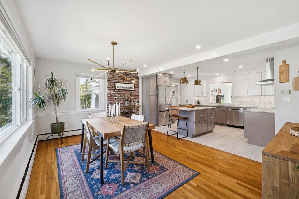 Photo of 1 Appledore Avenue, Exeter, NH 03833 (MLS # 5085341)