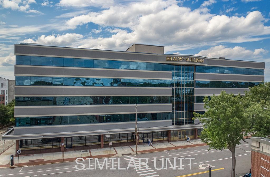 Photo of 1230 Elm Street #411, Manchester, NH 03101 (MLS # 5086447)