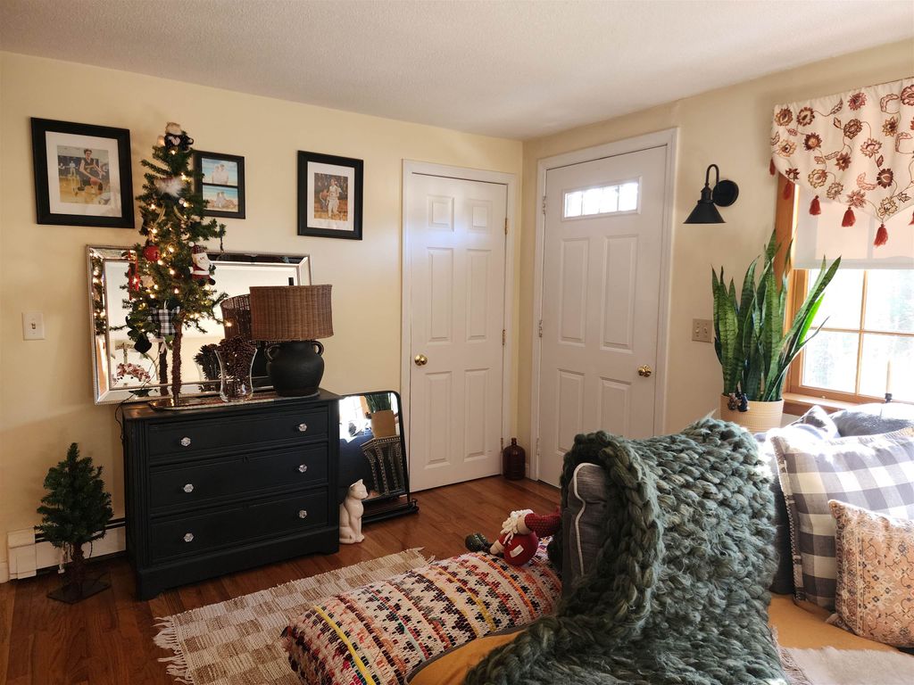 Photo of 31 Barnard Hill Road, Dunbarton, NH 03046 (MLS # 5072445)