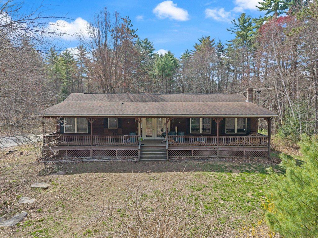 Photo of 41 Friar Tuck Way, Wolfeboro, NH 03894 (MLS # 5085476)