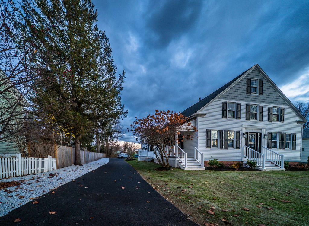 Photo of 50 Linden Street, Exeter, NH 03833 (MLS # 5069718)