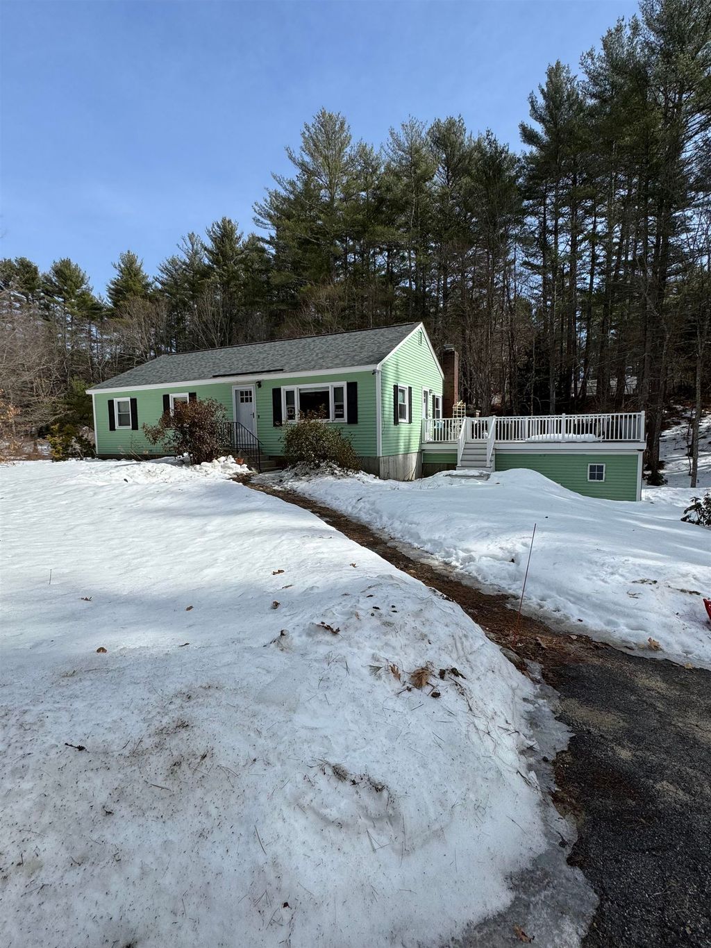 Photo of 9 Bohanon Bridge Road, Brookline, NH 03033 (MLS # 5079384)