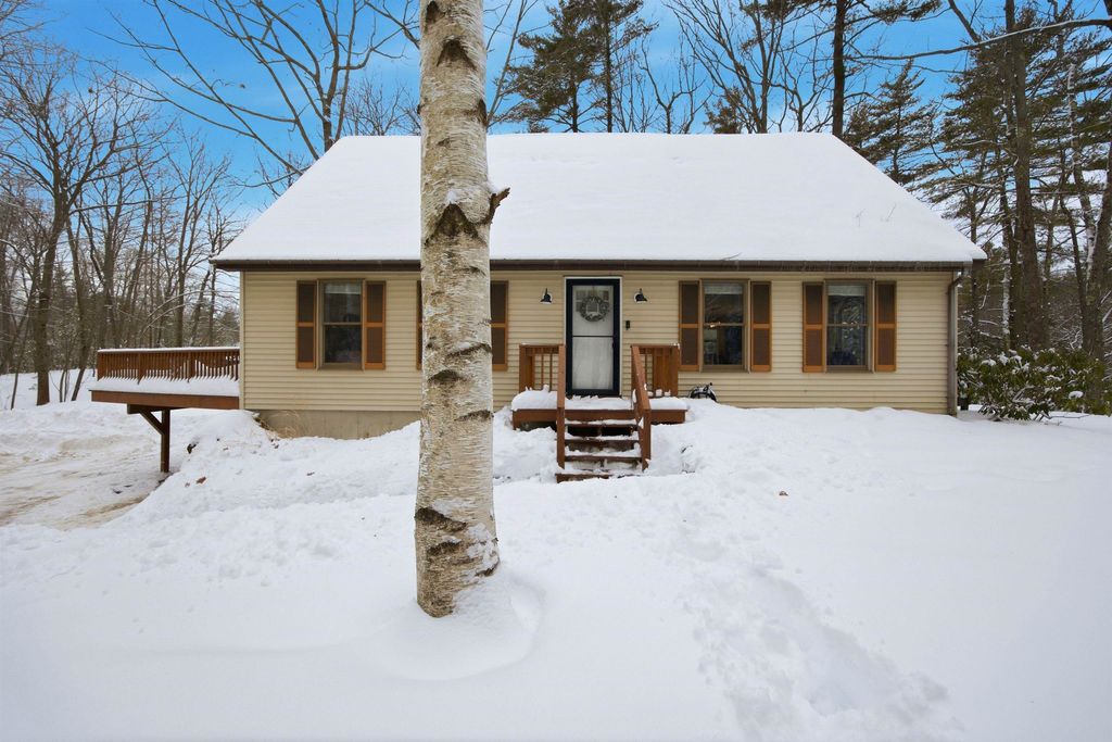 Photo of 29 S Bow Dunbarton Road, Bow, NH 03304 (MLS # 5076506)