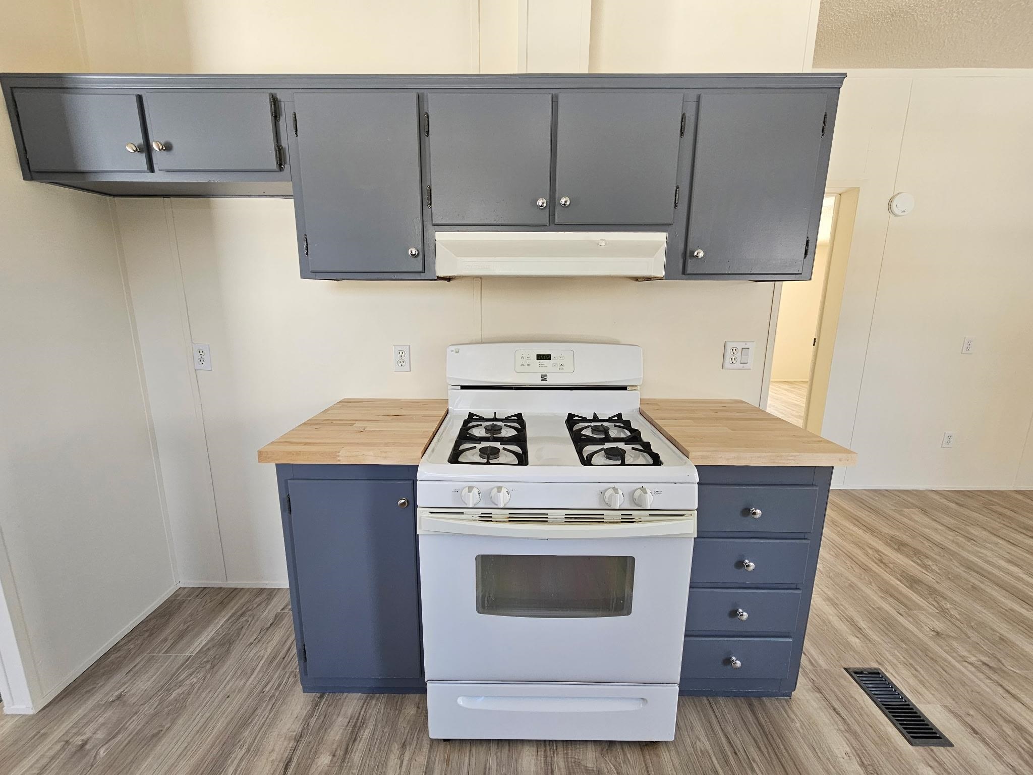 55 Bayley-Hazen Road