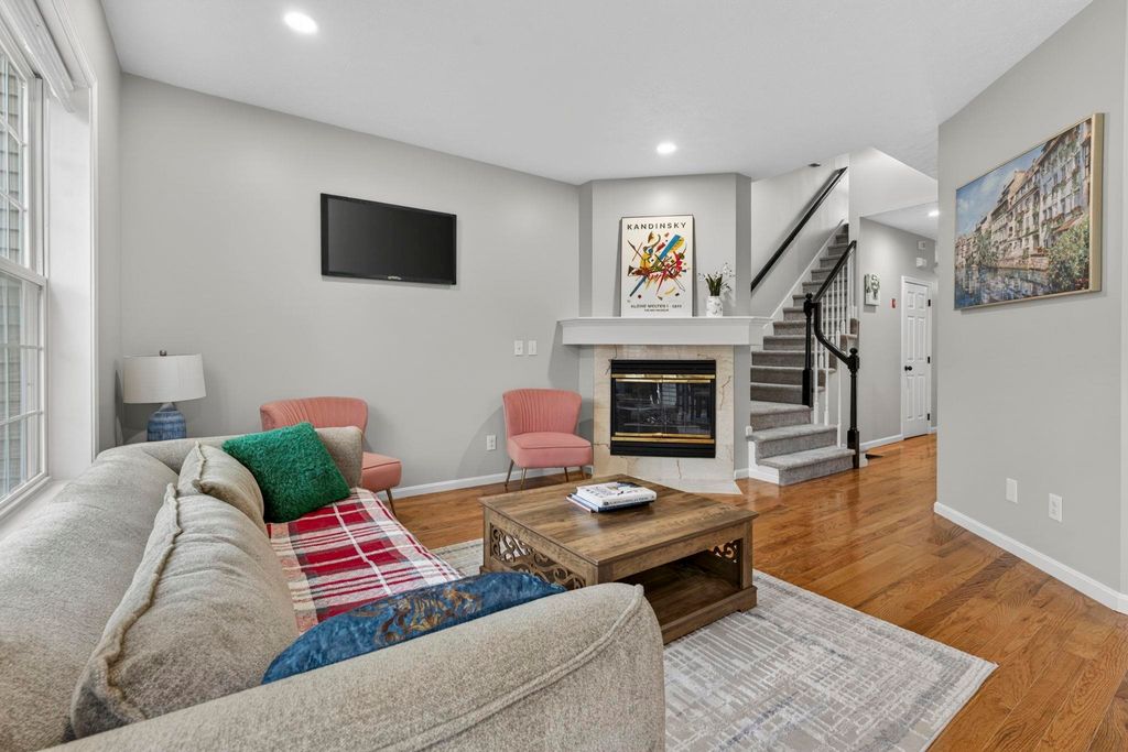 Photo of 3 Summer Snow Lane, Bedford, NH 03110 (MLS # 5087702)