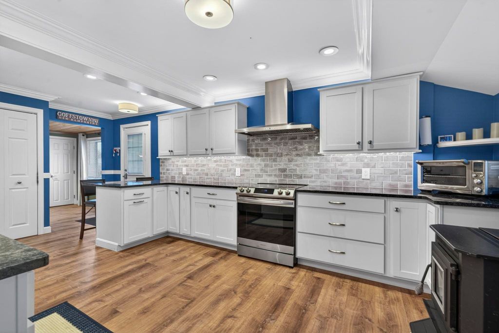 Photo of 18 Fairview Street, Goffstown, NH 03102 (MLS # 5083843)