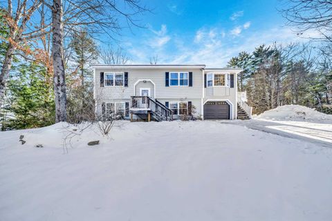 Photo of 4 Coolidge Way, Raymond, NH 03077 (MLS # 5072038)